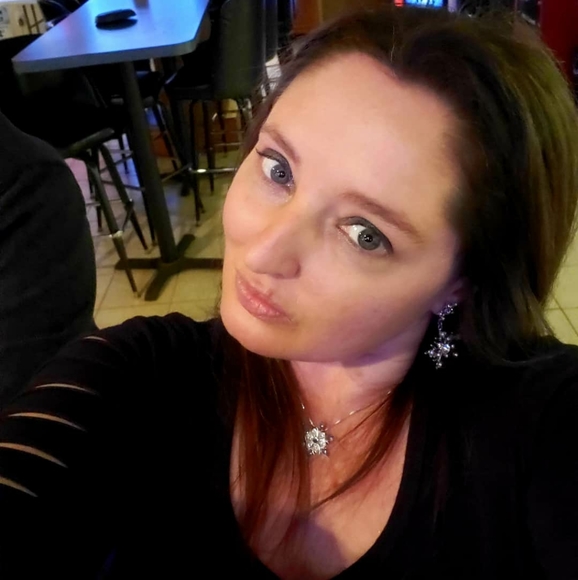 Meet your Posher, Christine - Picture 4 of 4